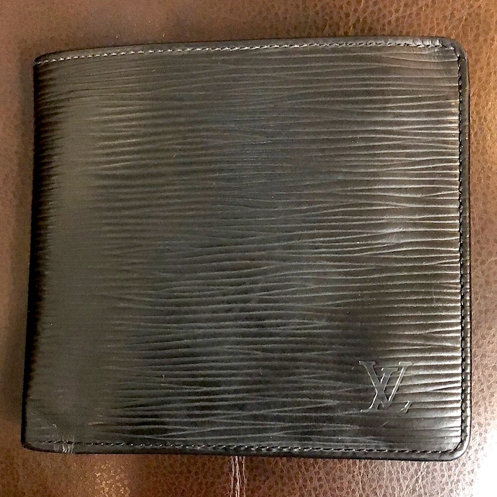 LOUIS VUITTON Marco Black Epi Leather BiFold Wallet SP0095